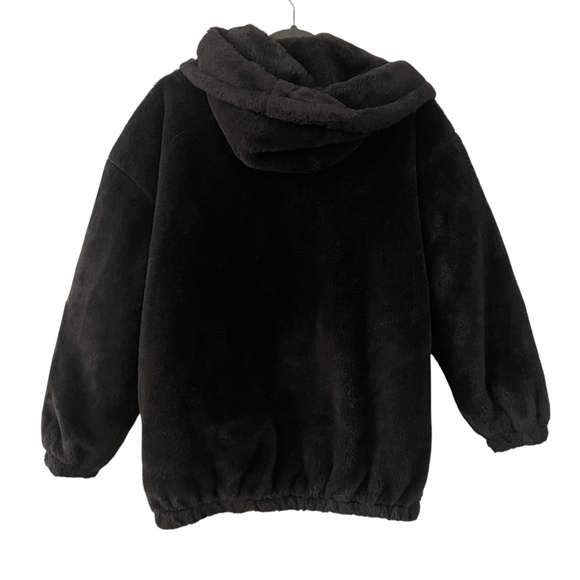 SO SOFT! Realtakai Black faux fur jacket Size L - Picture 2 of 5